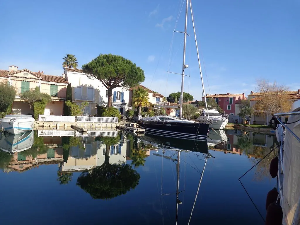 Port Grimaud Les Voiles Apartment 0*,